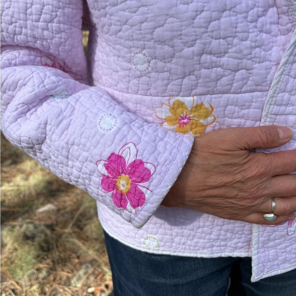 Upcycled from a quilt pastel pink and flower crop jacket - Picture 9 of 11